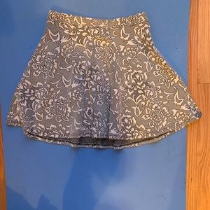 Cute black and white skirt.